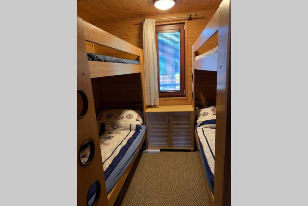 Houseboat - Beacon Of Happiness Pressburg